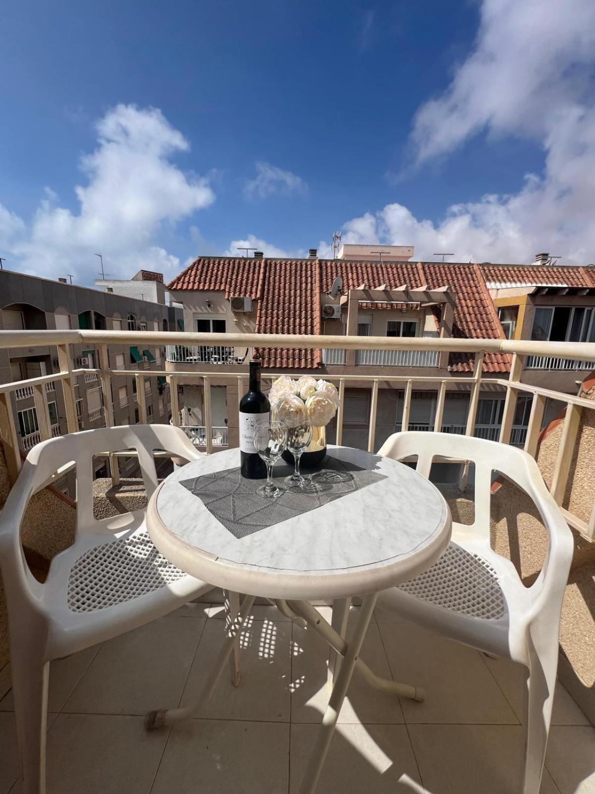 Holiday Apartment Torrevieja Eksteriør bilde