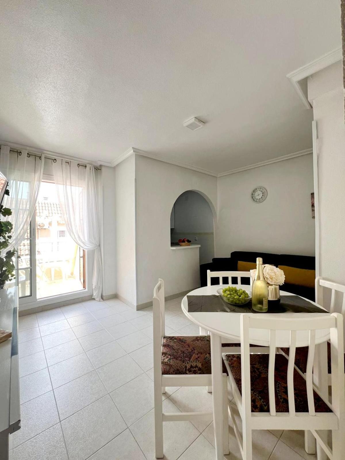 Holiday Apartment Torrevieja Eksteriør bilde