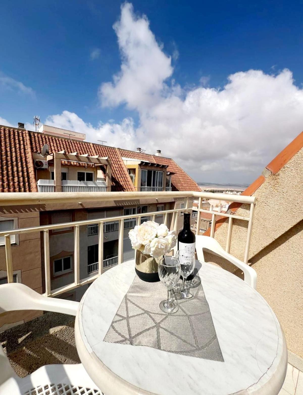 Holiday Apartment Torrevieja Eksteriør bilde