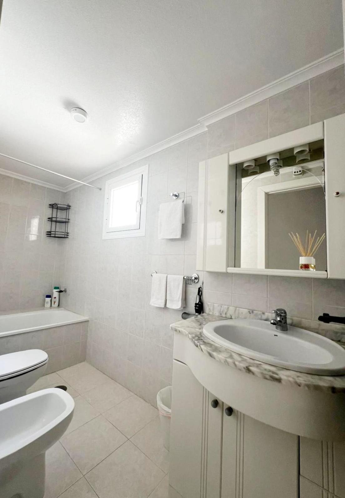 Holiday Apartment Torrevieja Eksteriør bilde